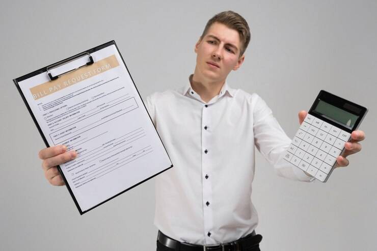 Обязанности и зарплата кадровика